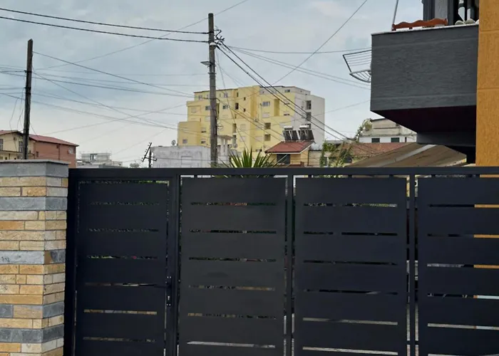 Fab\'S Apartments